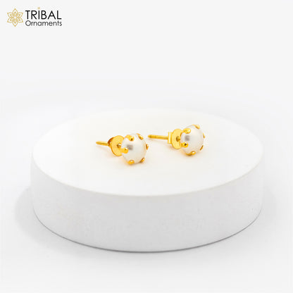 Unisex 14kt yellow gold stud earring featuring a round pearl, from Tribal Ornaments' Indian jewelry collection.