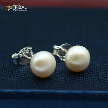 Round 925 sterling silver stud earrings with pearl stones, unisex jewelry from Tribal Ornaments, suitable for daily wear.
