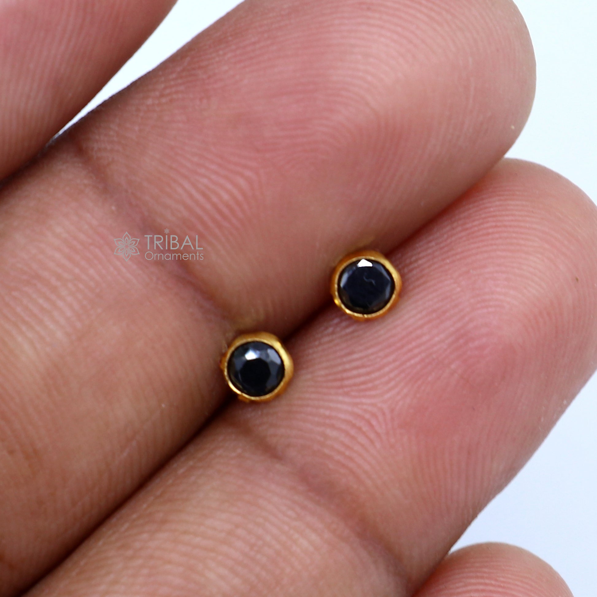 14Kt yellow gold black diamond stud earring for unisex er188 - TRIBAL ORNAMENTS