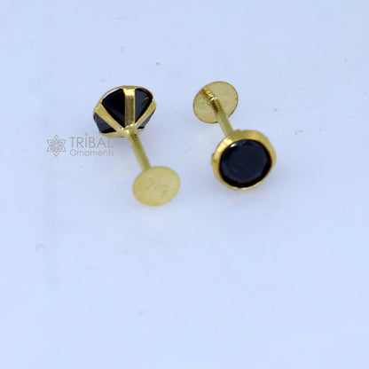 14K yellow gold black diamond stud earring for unisex, featuring a sleek design and sparkling black diamonds.