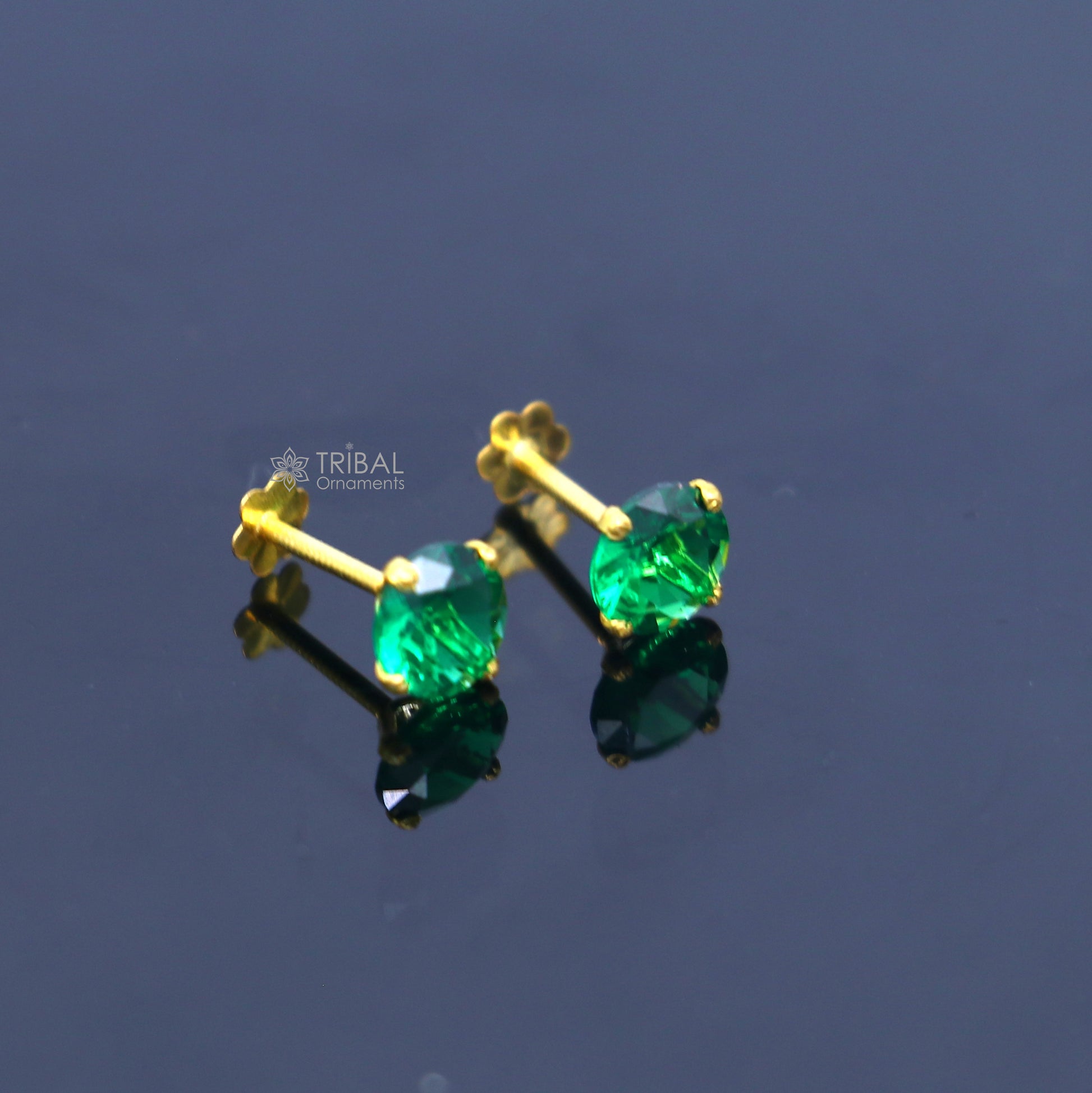 14Kt yellow gold green diamond stud earring for unisex er191 - TRIBAL ORNAMENTS
