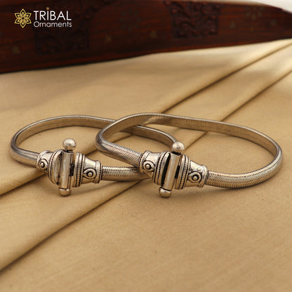 Sterling silver 7.5mm half-round D-shape snake anklet foot bracelet by TRIBAL ORNAMENTS with stylish ankle jewelry design.