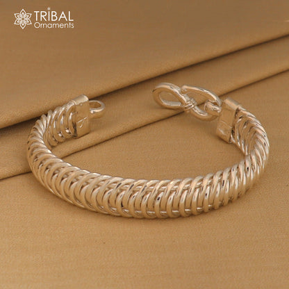 8.5-inch sterling silver curb chain bracelet for men and women from TRIBAL ORNAMENTS, featuring a sleek unisex jewelry design.