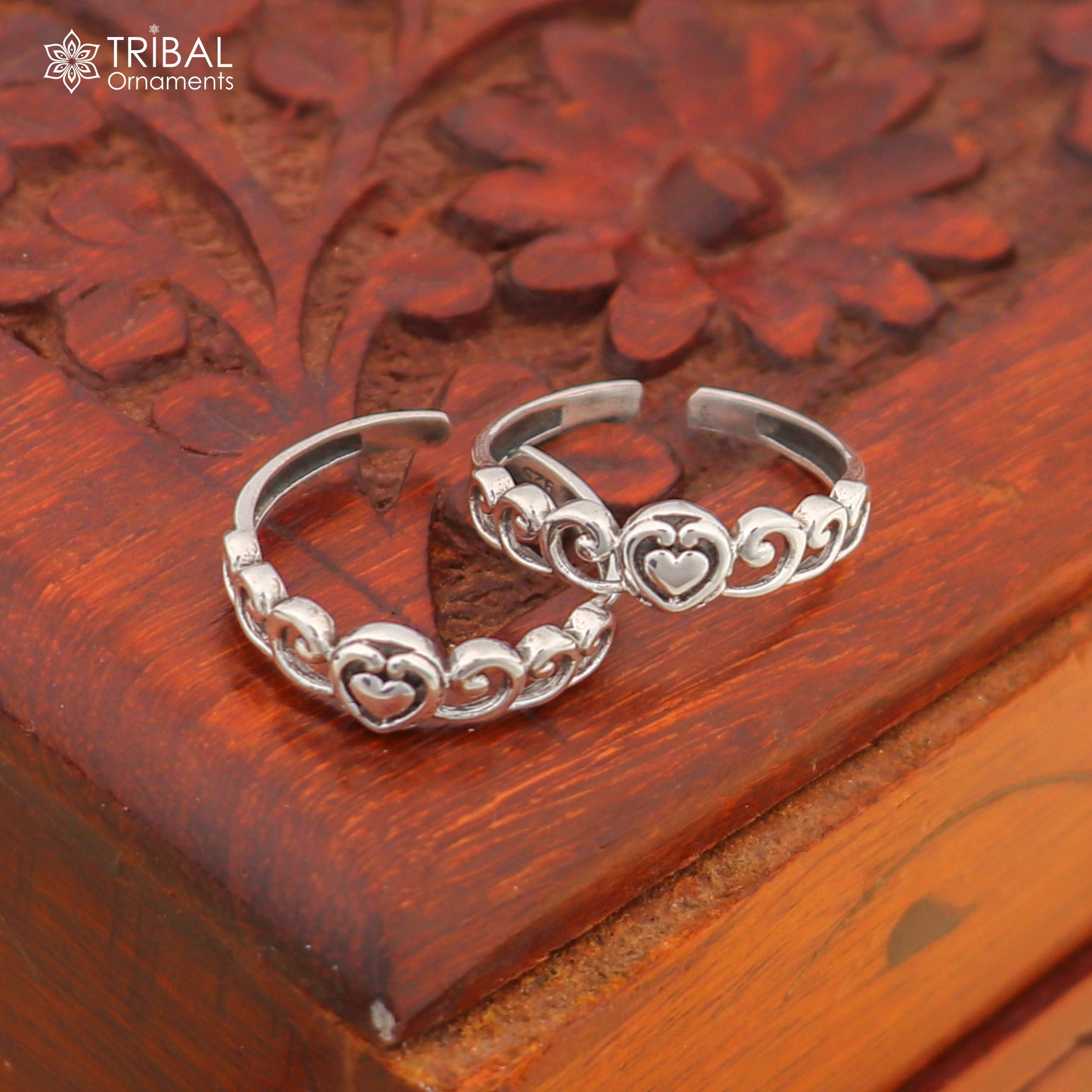 Sterling silver handmade vintage adjustable toe ring with tribal and ethnic belly dance jewelry design from Tribal Ornaments.