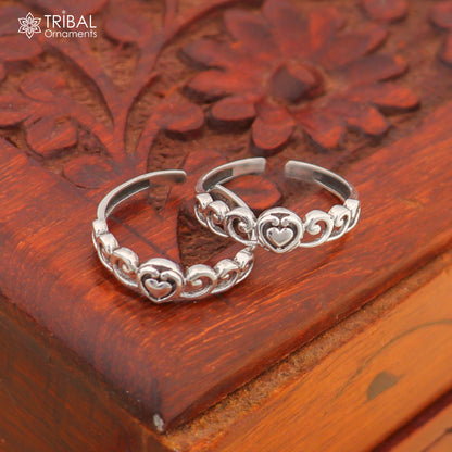Sterling silver handmade vintage adjustable toe ring with tribal and ethnic belly dance jewelry design from Tribal Ornaments.