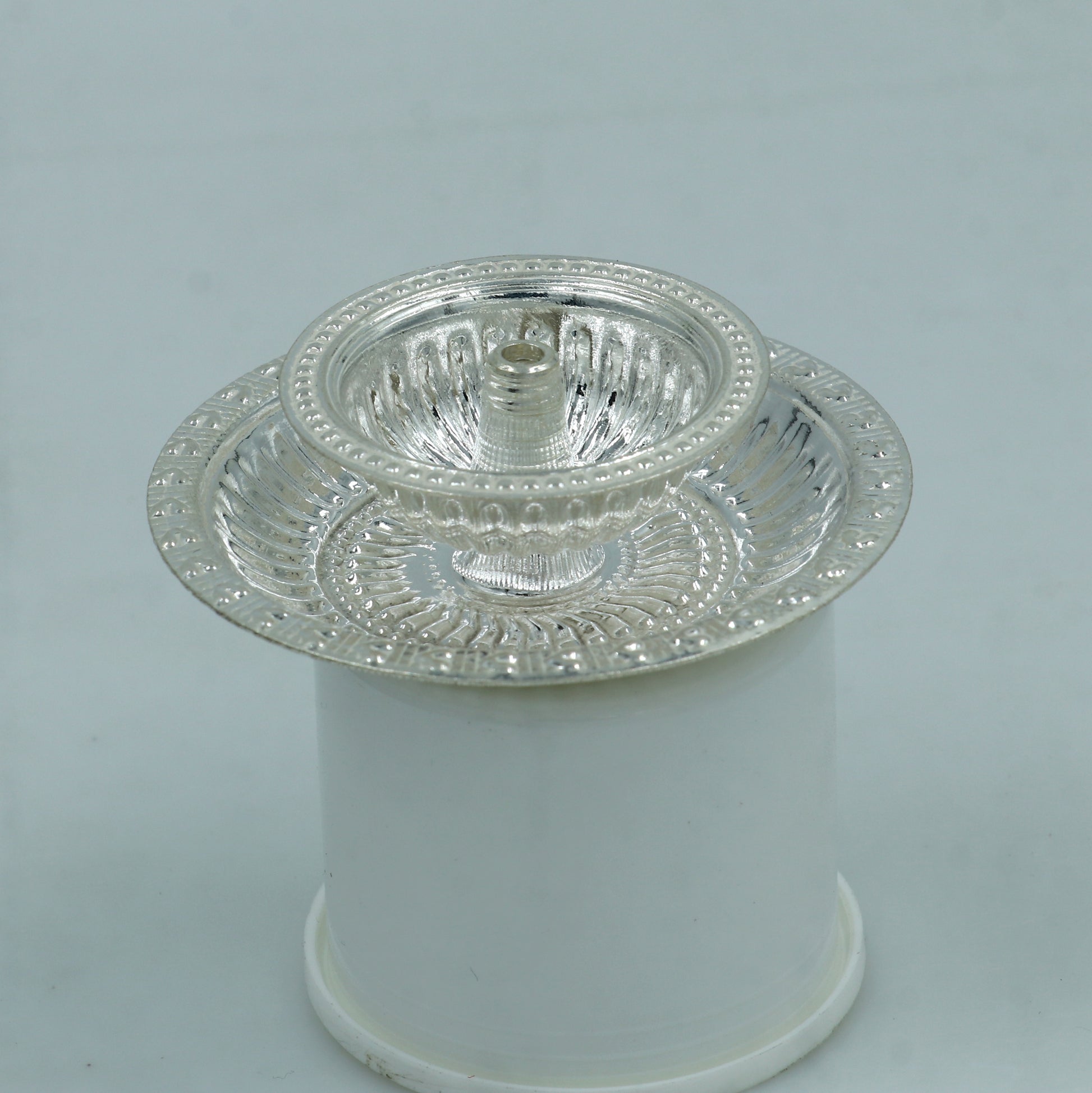 925 fine sterling silver chitai work kandrai work design oil lamp, silver Deepak, silver temple article, puja utensils art su1326 - TRIBAL ORNAMENTS