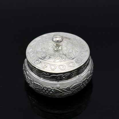 Vintage-style 925 solid silver utensils jewelry trinket box with floral design, decorative container for jewelry or keepsakes.