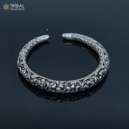 Sterling silver chitai work customized foot anklet kada with ethnic tribal ornament design, crafted by TRIBAL ORNAMENTS.
