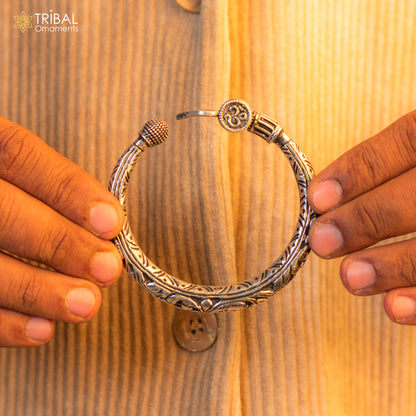 Unisex 925 Sterling silver Shiva trident trishul bangle bracelet with chitai work, crafted by Tribal Ornaments.