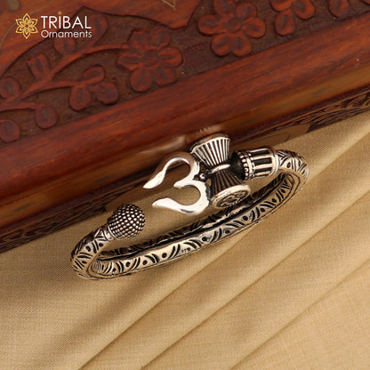 Sterling silver Shiva trident trishul bangle bracelet with chitai work, unisex design, crafted by Tribal Ornaments.