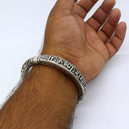 925 Sterling silver handmade chitai work "Shri Krishna sharanam mam" lord krishna mantra bracelet kada divine unisex ethnic jewelry nsk839 - TRIBAL ORNAMENTS