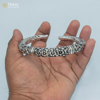 Sterling silver flower design foot anklet with chitai work, ethnic jewelry by TRIBAL ORNAMENTS, customized foot kada with intricate detailing.