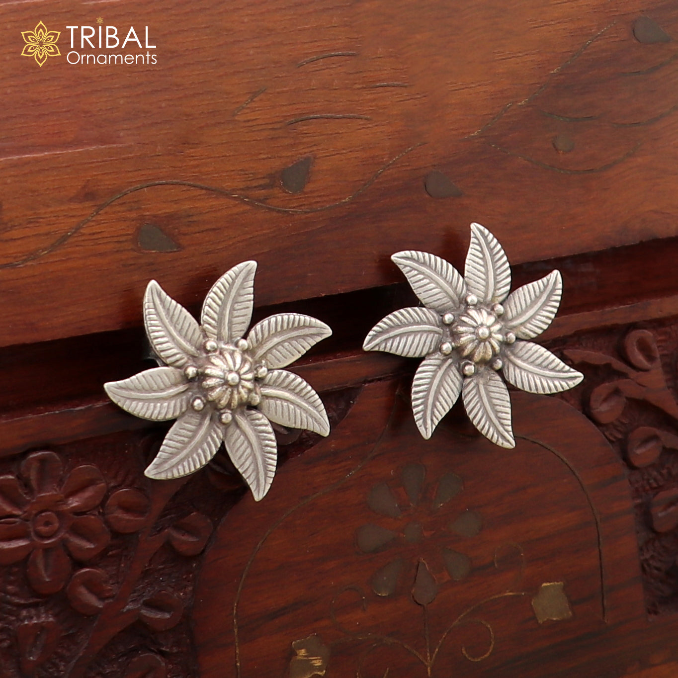 925 sterling silver flower design stylish stud earring s1376 - TRIBAL ORNAMENTS