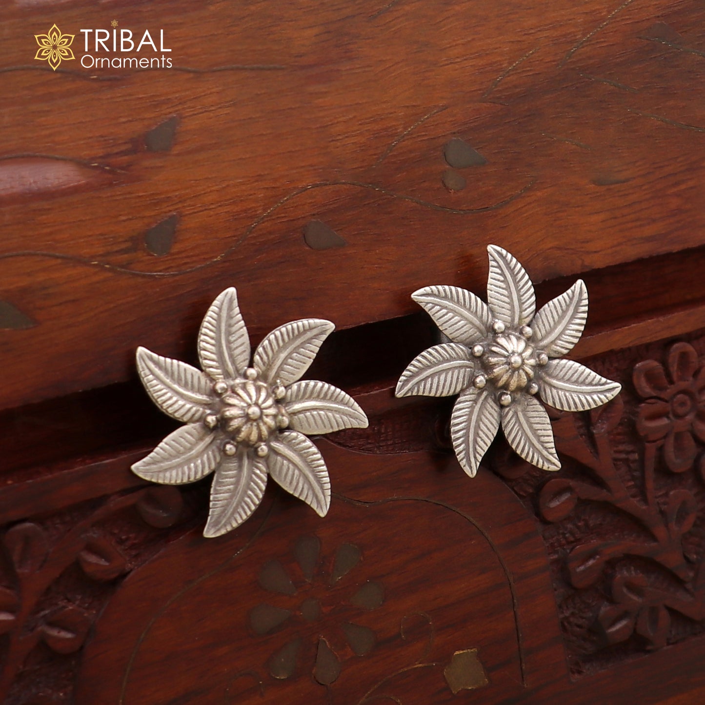 925 sterling silver flower design stylish stud earring s1376 - TRIBAL ORNAMENTS