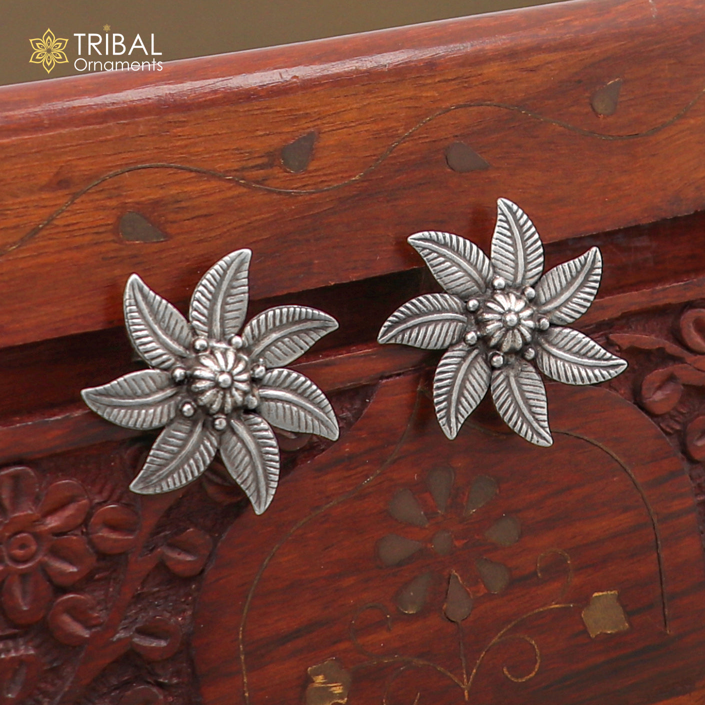 925 sterling silver flower design stylish stud earring s1376 - TRIBAL ORNAMENTS