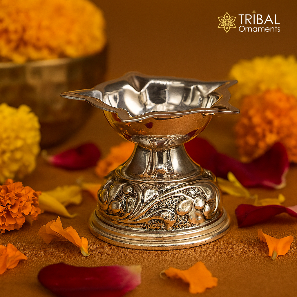 925 sterling silver gorgeous chitai work kandrai work design oil lamp, silver Deepak, silver temple article, Diwali puja utensils art su498 - TRIBAL ORNAMENTS