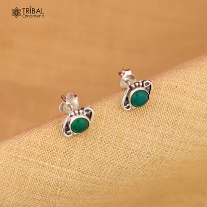 925 sterling silver stud earring with a round green onyx stone, unisex jewelry by Tribal Ornaments.