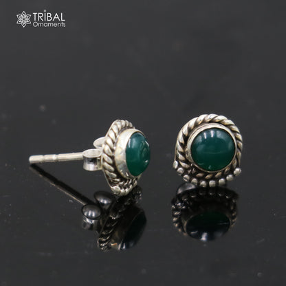 Sterling silver stud earring with round green onyx stone, unisex jewelry by Tribal Ornaments, elegant and versatile design