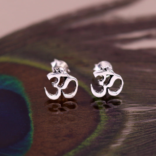925 Sterling silver handmade Aum OM stud earring from Rajasthan, unisex solid silver jewelry by TRIBAL ORNAMENTS.