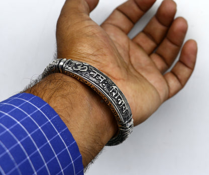 Sterling silver handmade Lord Shiva “Om Namah Shivay” mantra bracelet Kada, unisex tribal ethnic jewelry with Chitai work.