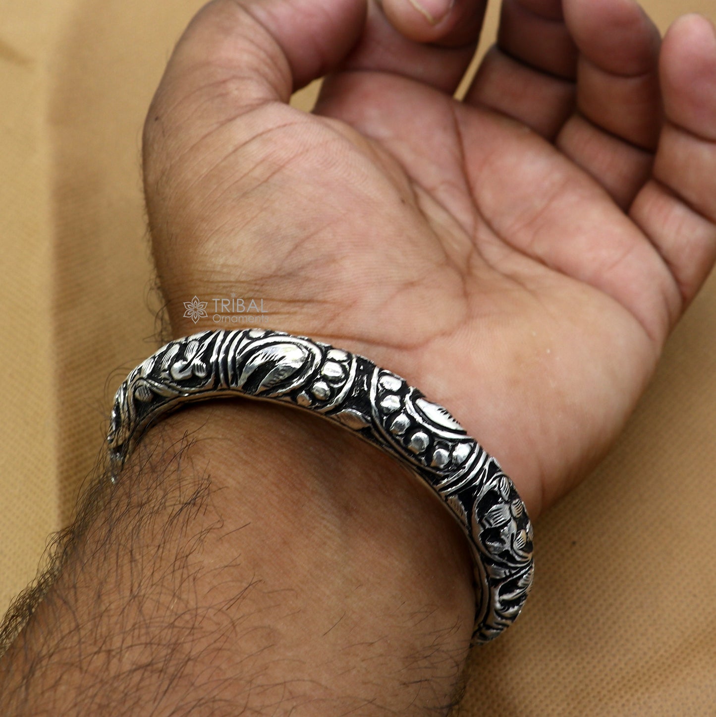 Sterling silver handmade tribal bangle bracelet with chitai work, unisex ethnic jewelry by TRIBAL ORNAMENTS