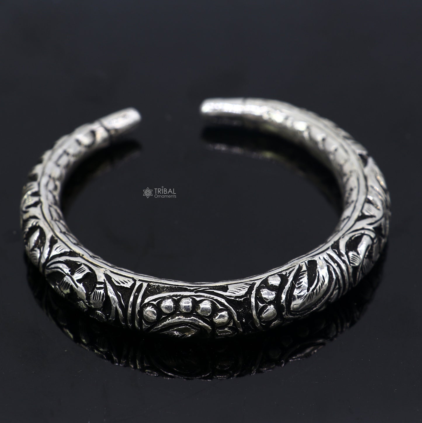Sterling silver handmade tribal bangle bracelet with chitai work, unisex ethnic jewelry, customized and culturally inspired.