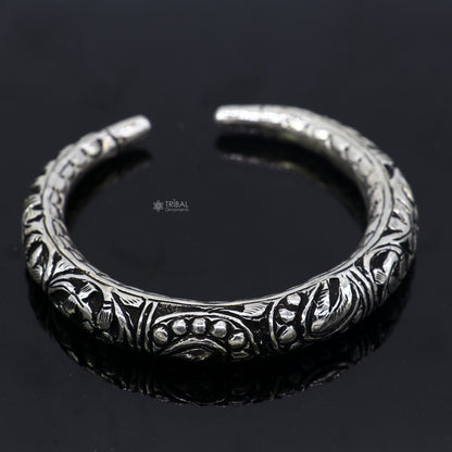 Sterling silver handmade tribal bangle bracelet with chitai work, unisex ethnic jewelry, customized and culturally inspired.