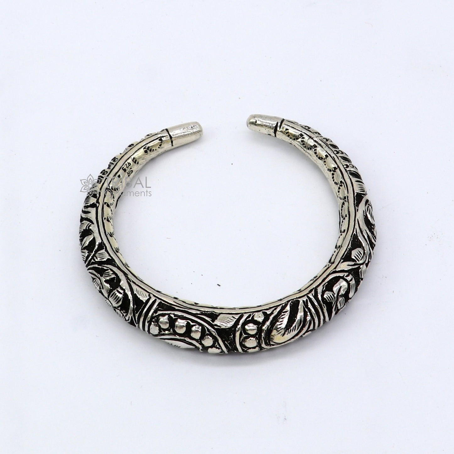 Sterling silver handmade tribal bangle bracelet featuring chitai work, unisex ethnic jewelry from Tribal Ornaments.