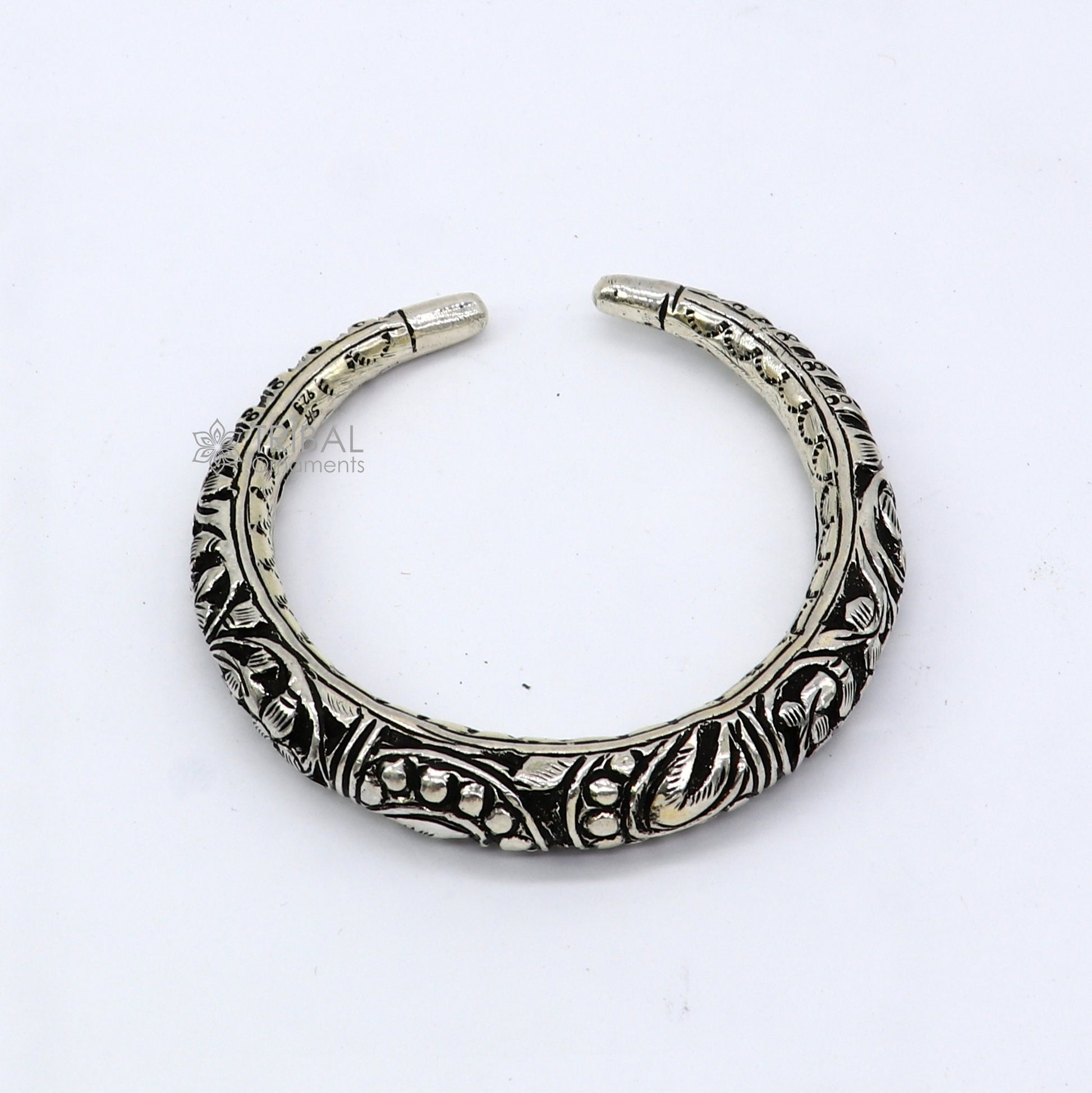 Sterling silver handmade tribal bangle bracelet featuring chitai work, unisex ethnic jewelry from Tribal Ornaments.