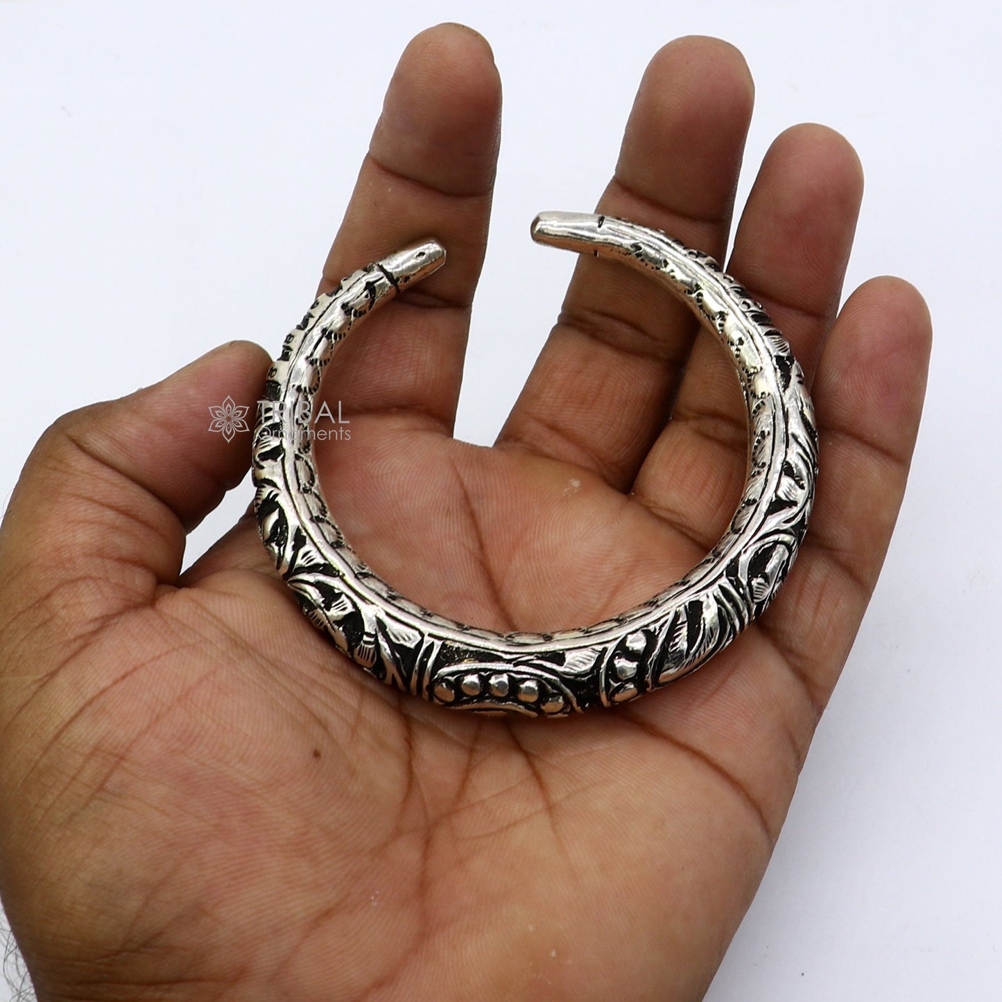 Sterling silver handmade bangle bracelet with chitai work, tribal ethnic design, unisex jewelry by TRIBAL ORNAMENTS.