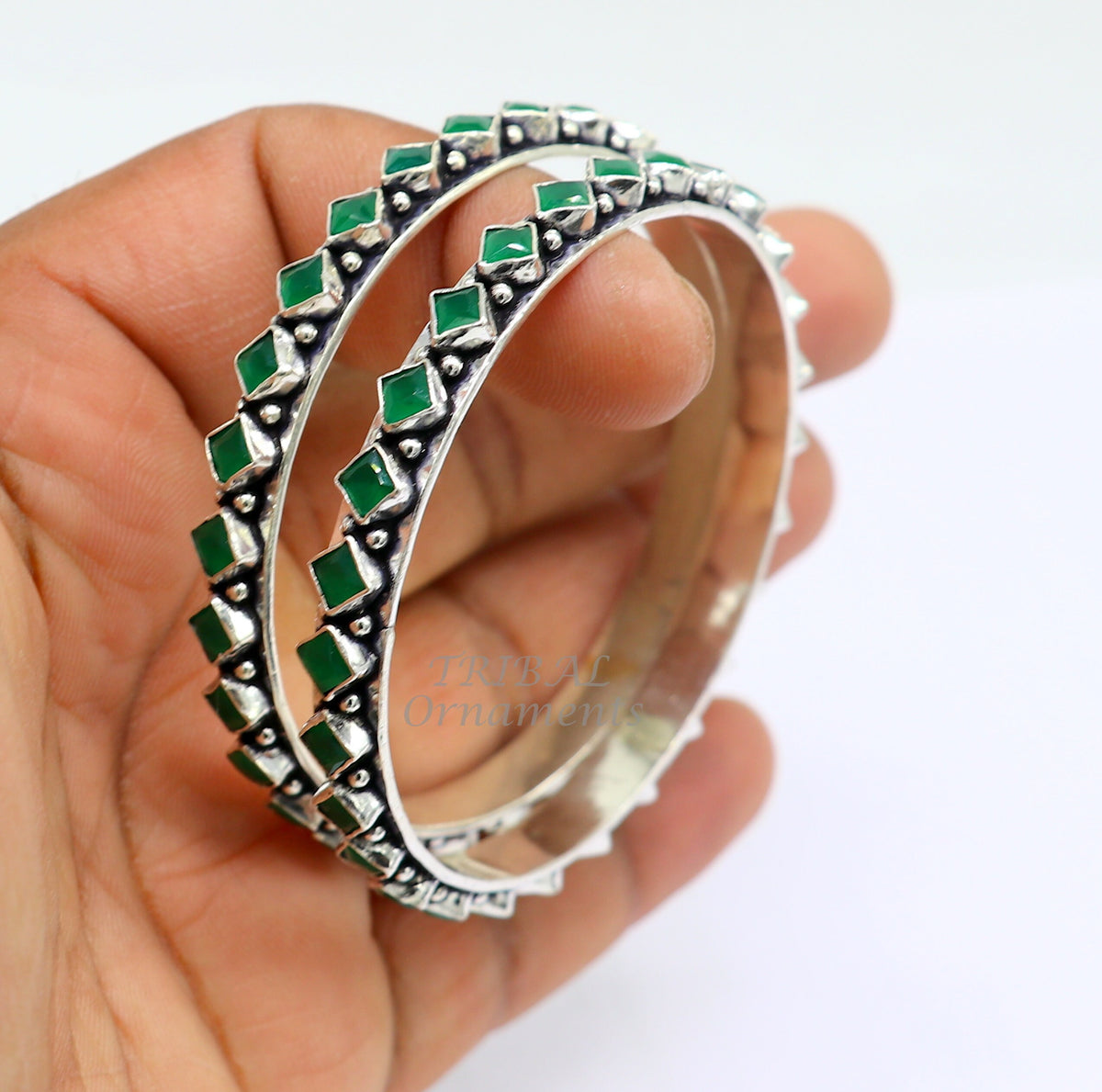 Handmade 925 sterling silver ethnic bangle bracelet with green stone, featuring tribal design for women’s fashionable tribal jewelry.