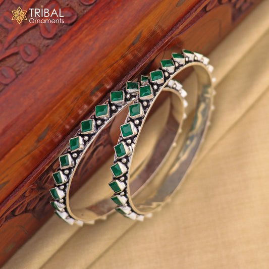 925 sterling silver handmade ethnic green stone bangle bracelet with tribal design, stylish women's tribal jewelry.