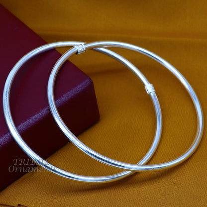 Sterling silver handmade Indian traditional women's foot kada ankle bracelet with plain design and tribal jewelry style.