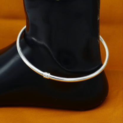 Handmade 925 sterling silver Indian traditional women's foot kada ankle bracelet with plain design and tribal jewelry style.