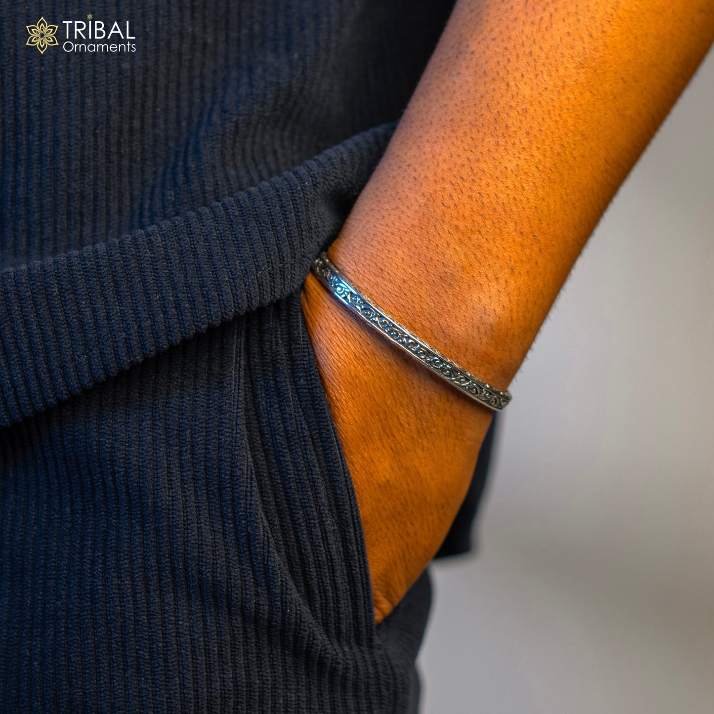 925 sterling silver handmade antique finish fashion kada cuff bracelet, unisex solid silver jewelry with intricate design.