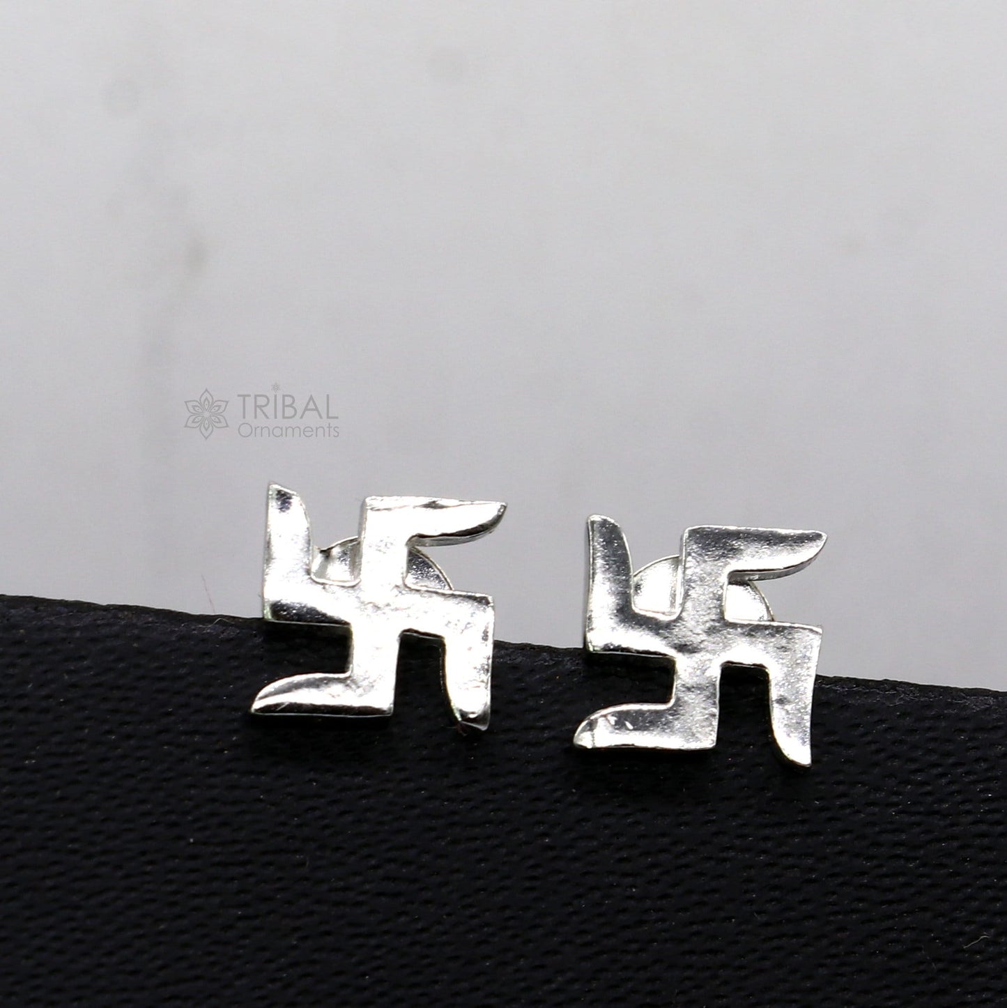 Unisex 925 sterling silver stud earring with a unique geometric design, handmade stylish jewelry by TRIBAL ORNAMENTS.