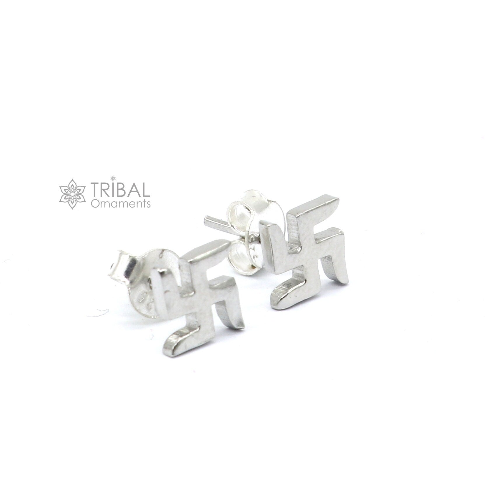 Unisex 925 sterling silver stud earring with a unique geometrical handmade design from Tribal Ornaments.