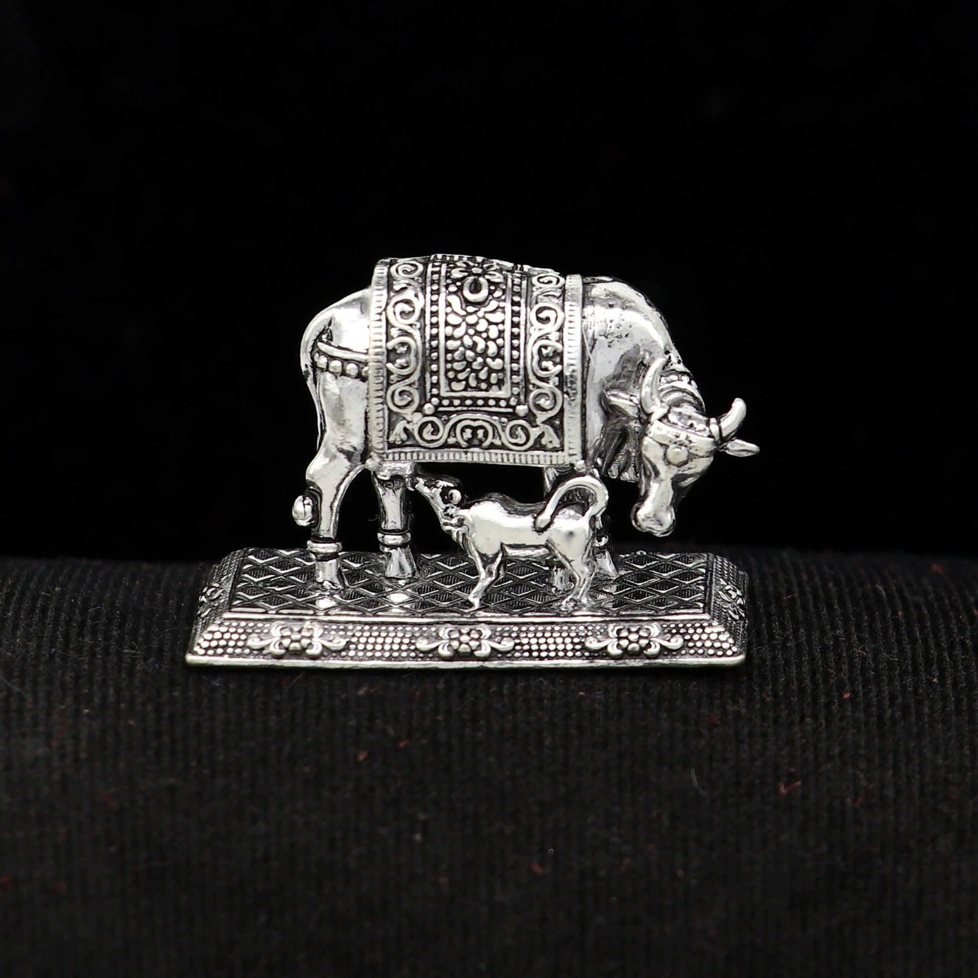 925 sterling silver Kamdhenu cow, deity's cow, wishing cow, silver worshipping article for wealth and prosperity art786 - TRIBAL ORNAMENTS