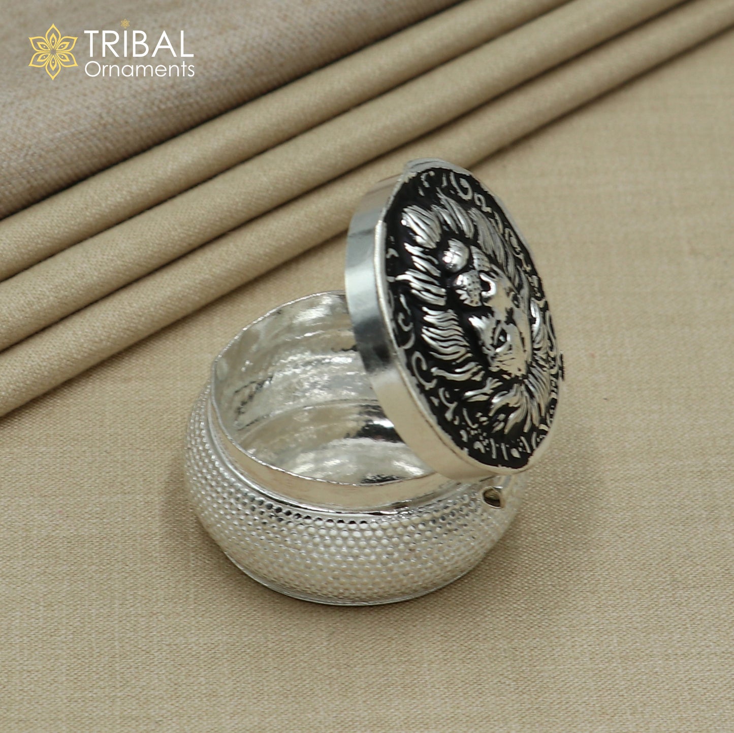 925 sterling silver lion face design trinket box for brides jewelry, featuring intricate tribal ornament craftsmanship.