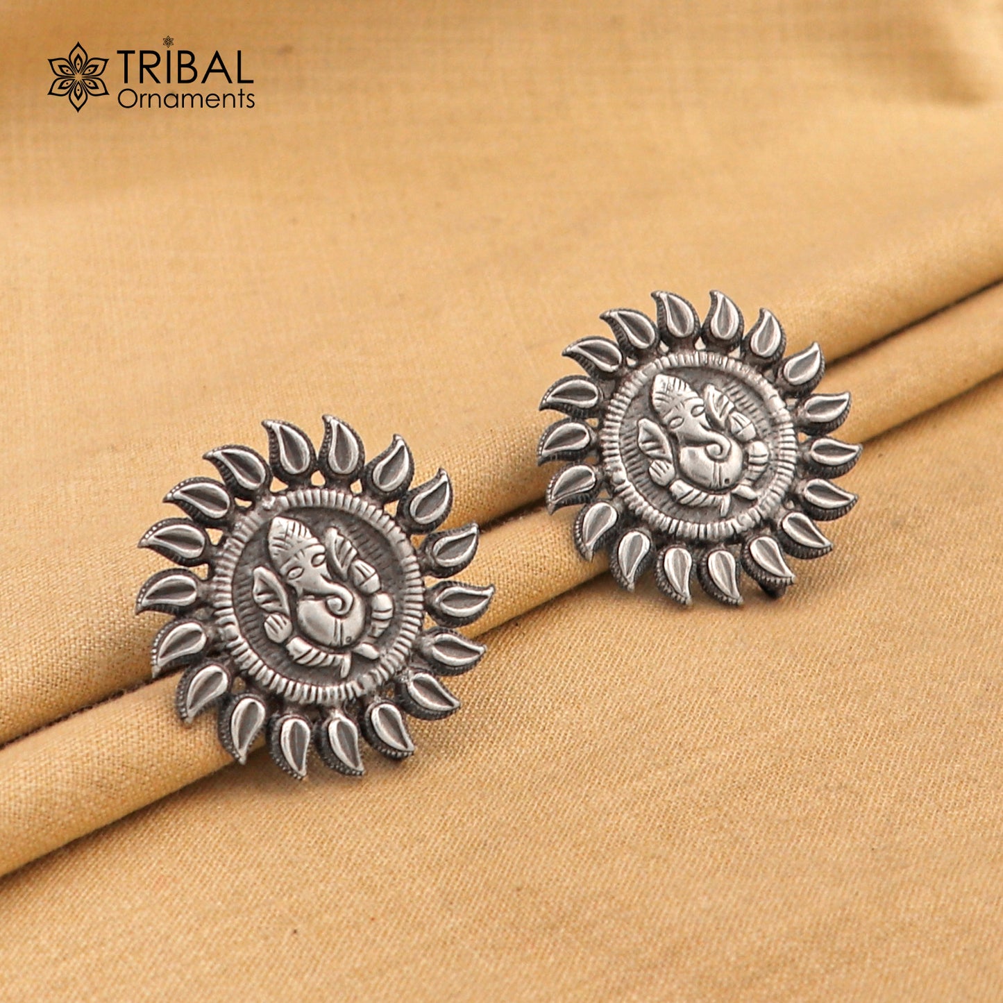 925 sterling silver lord Ganesha stud earring s1374 - TRIBAL ORNAMENTS