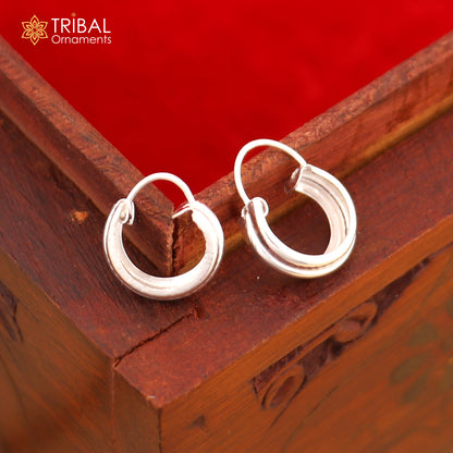 Sterling silver Bali hoops earrings with two-line tribal design, ethnic jewelry by TRIBAL ORNAMENTS.