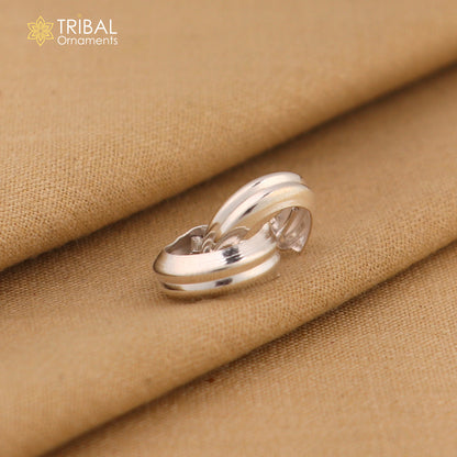 Sterling silver Bali hoops earrings with two-line tribal design, tribal ethnic jewelry by TRIBAL ORNAMENTS.
