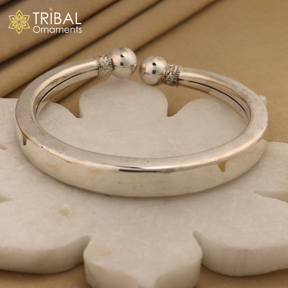 Sterling silver foot bracelet or ankle kada with shiny, plain design, ethnic tribal jewelry for unisex wear by TRIBAL ORNAMENTS.