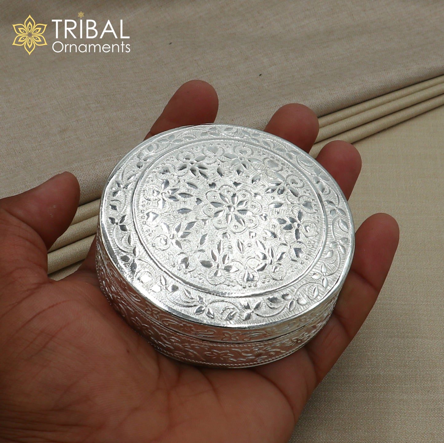 925 Sterling silver round shape trinket box , casket box , sindur box pooja utensils su1350 - TRIBAL ORNAMENTS