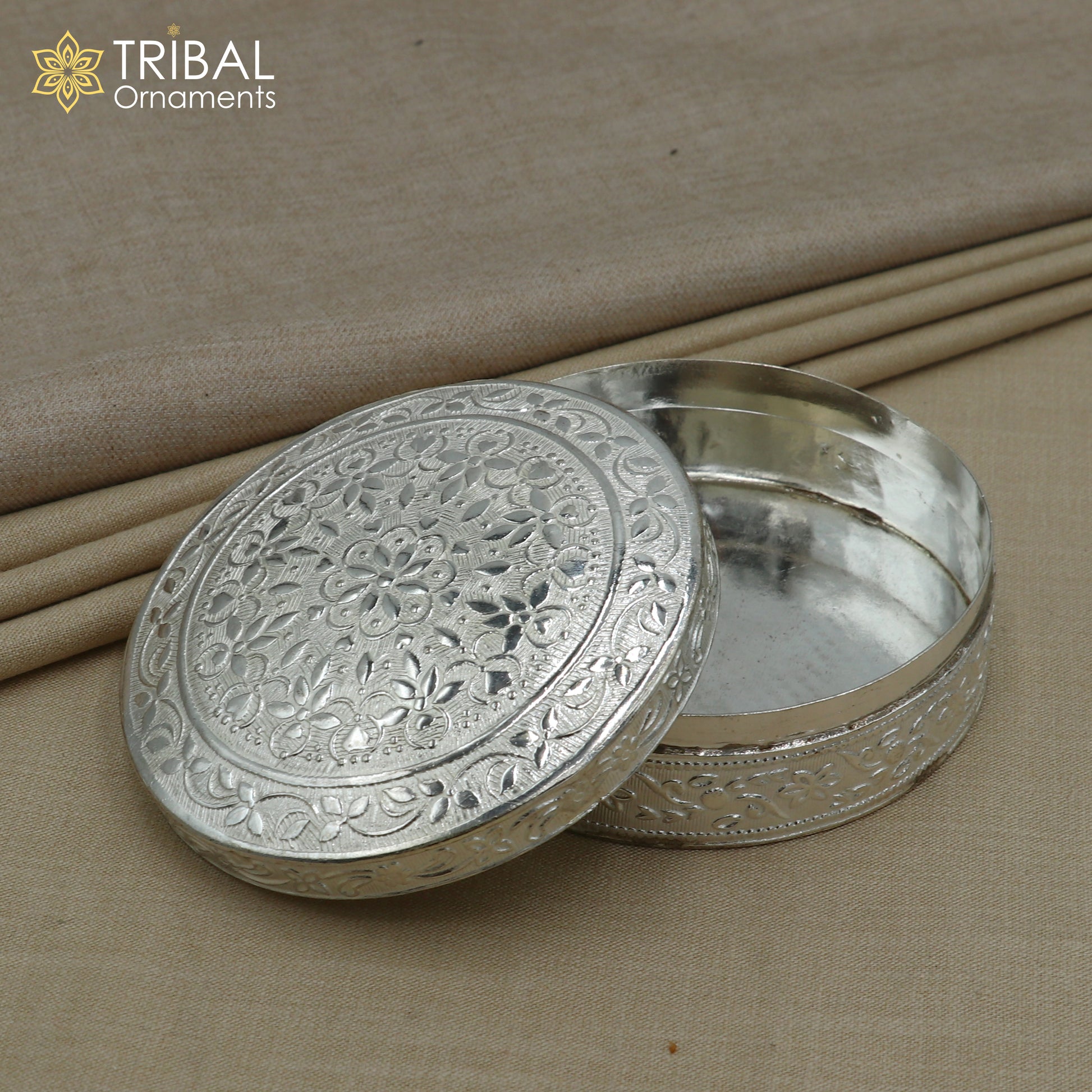 925 Sterling silver round shape trinket box , casket box , sindur box pooja utensils su1350 - TRIBAL ORNAMENTS