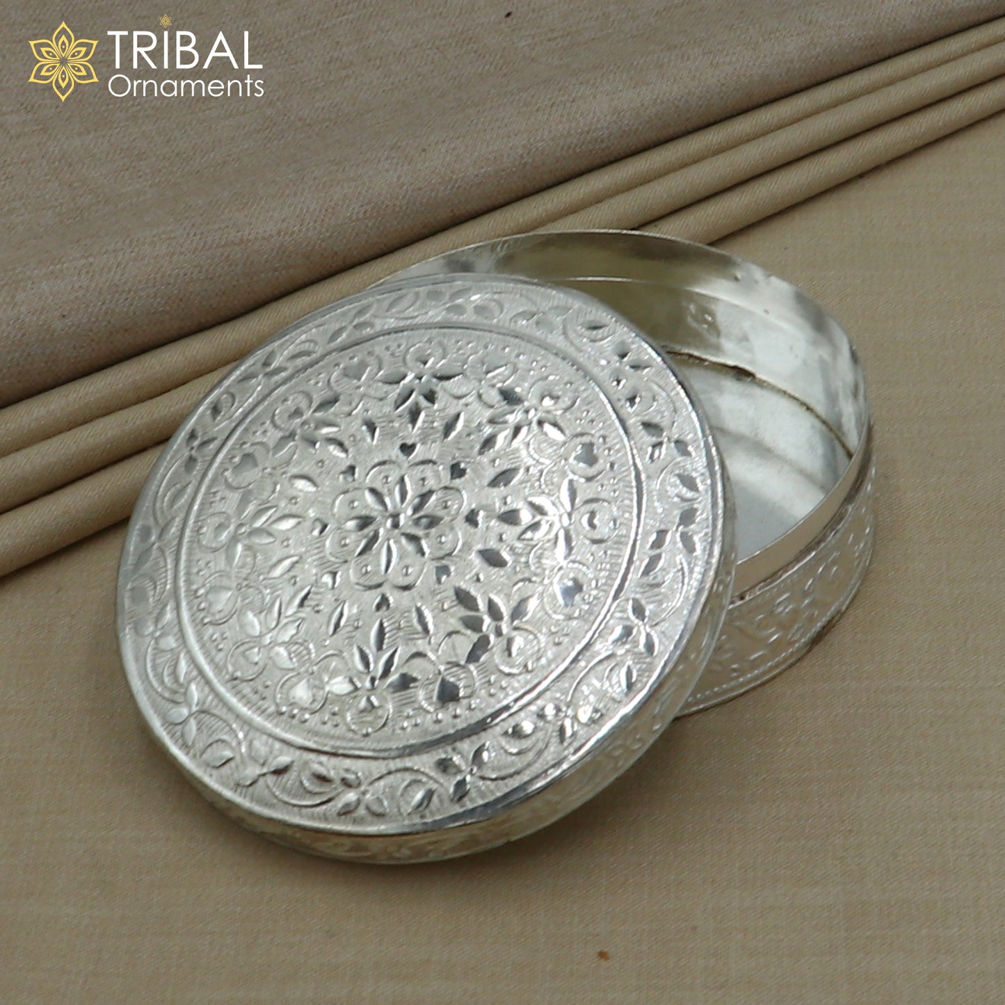 925 Sterling silver round shape trinket box , casket box , sindur box pooja utensils su1350 - TRIBAL ORNAMENTS