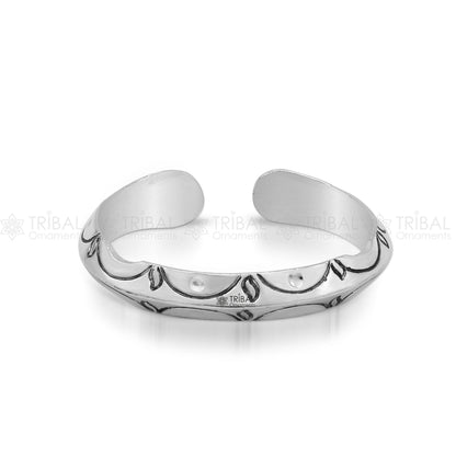 925 sterling silver adjustable heavy men's bangle cuff bracelet with traditional Indian cultural design by TRIBAL ORNAMENTS