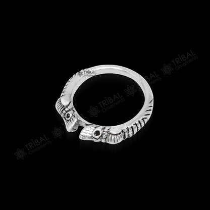 Solid 925 sterling silver handcrafted crocodile design thumb ring by TRIBAL ORNAMENTS, showcasing detailed reptile jewelry craftsmanship.