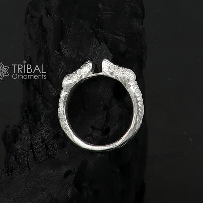 925 sterling silver handcrafted crocodile design thumb ring by TRIBAL ORNAMENTS, showcasing detailed jewelry craftsmanship.