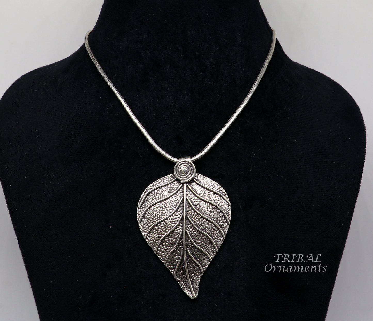 925 sterling silver tree leaf design pendant excellent Vintage unique design handmade ethnic belly dance jewelry nsp520 - TRIBAL ORNAMENTS